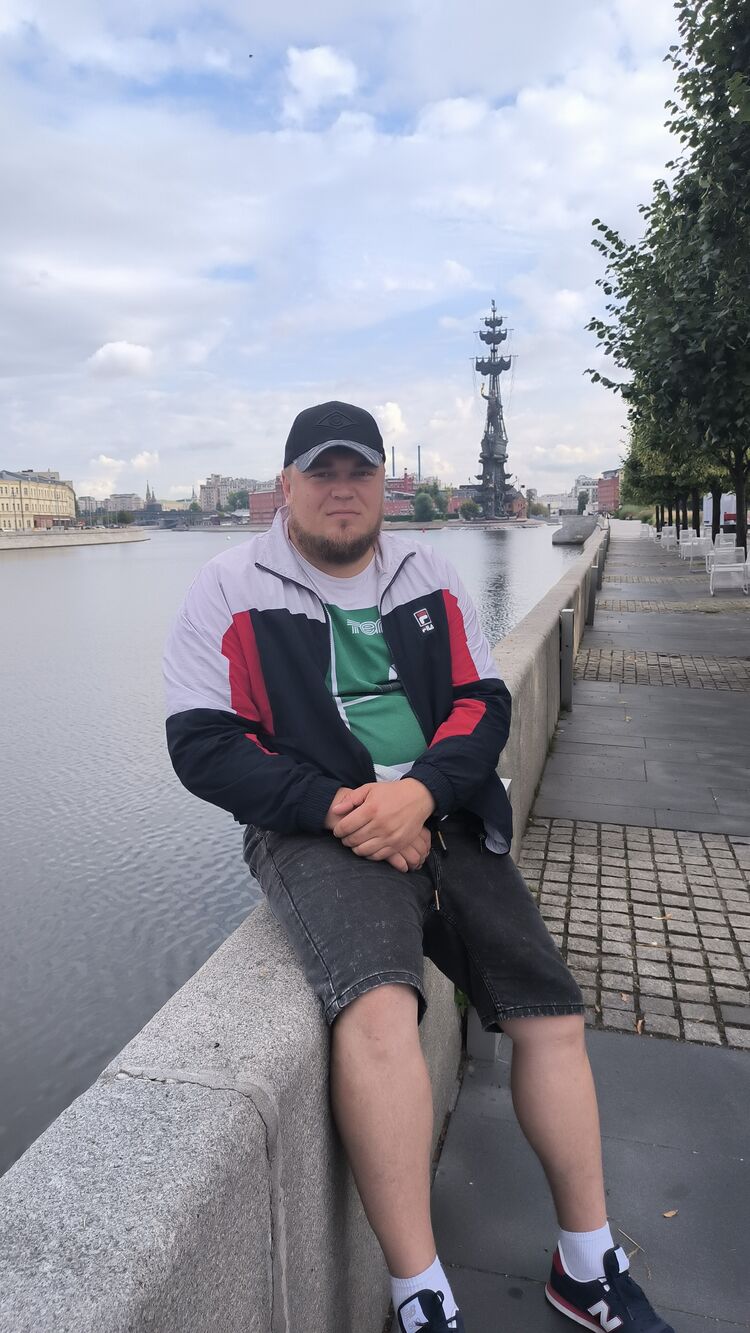  37718866  Pavel, 34 ,    