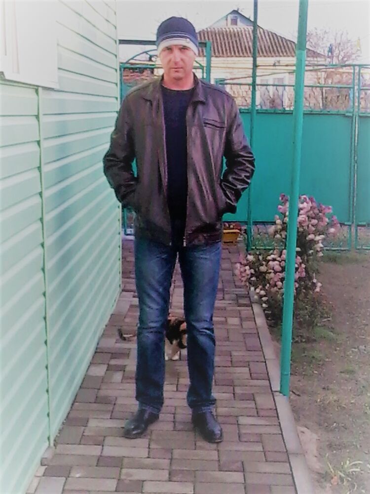  10915456  Vitalij, 46 ,    