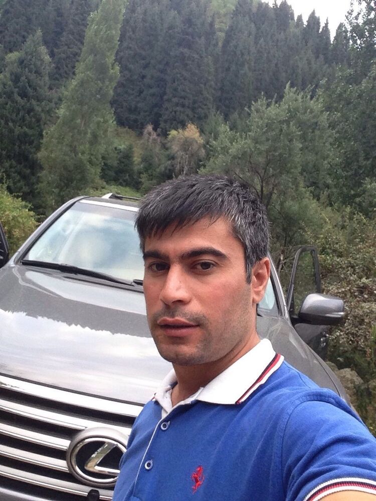  ,   Sargis, 37 ,   ,   
