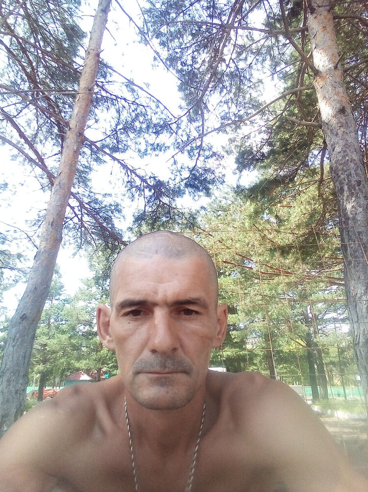  20519466  Max, 45 ,    