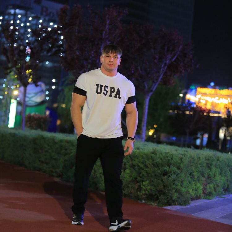  42916906  Bek, 37 ,    