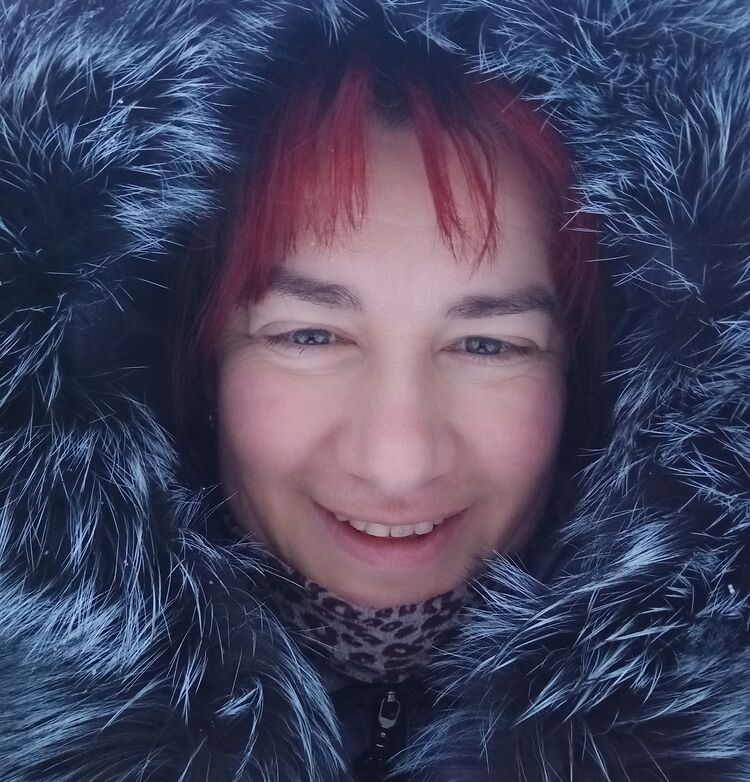  24780666  Iryna, 52 ,    