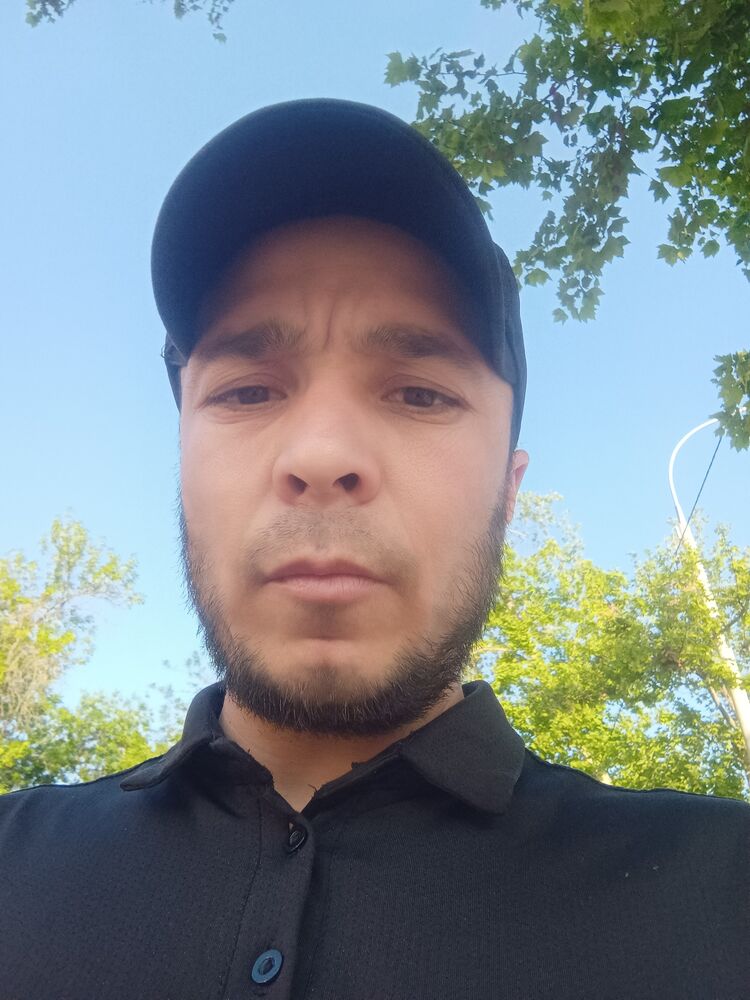  51254166  Farxod, 31 ,    