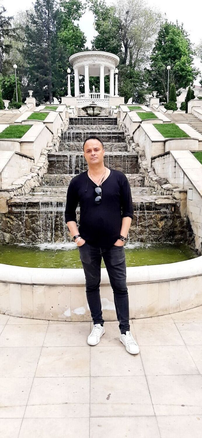  30768676  Sergiu, 42 ,    