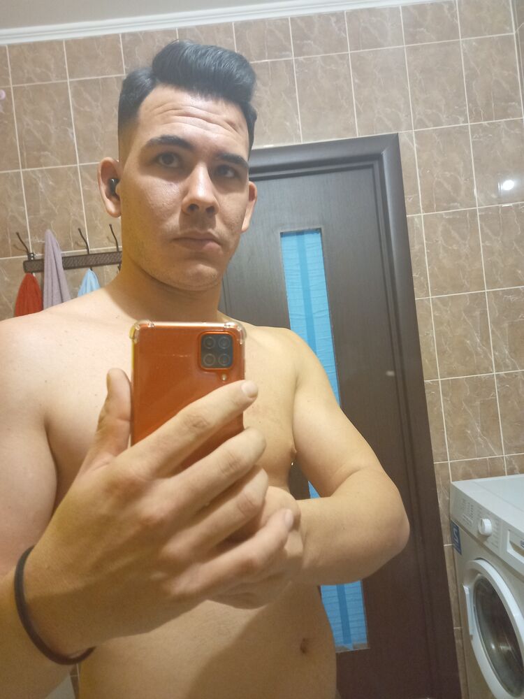  ,   Leonardo, 29 ,   ,   