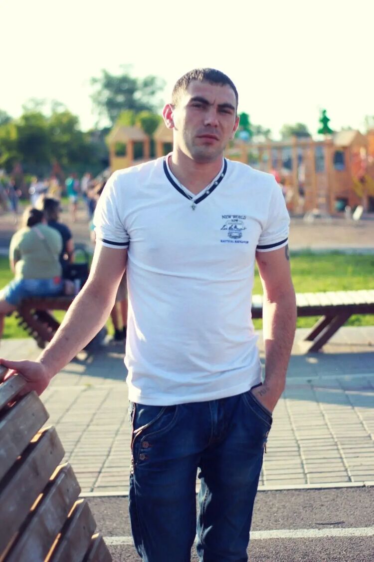  48318616  Alexey, 33 ,    