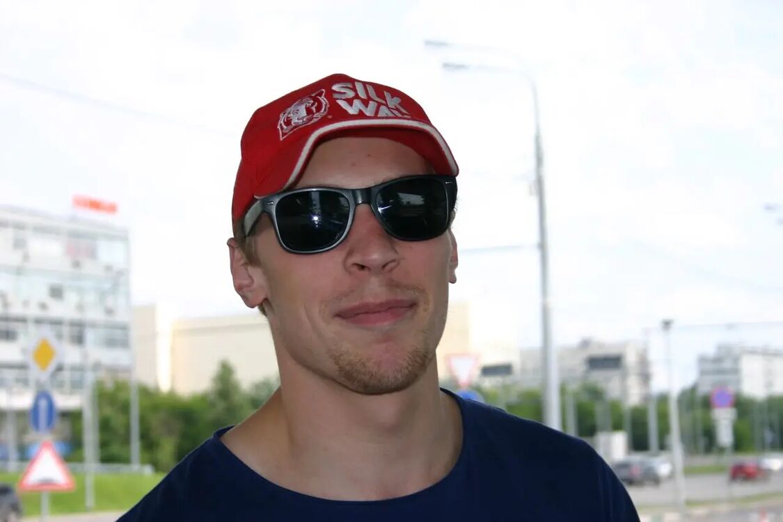  28739716  Maks, 34 ,    