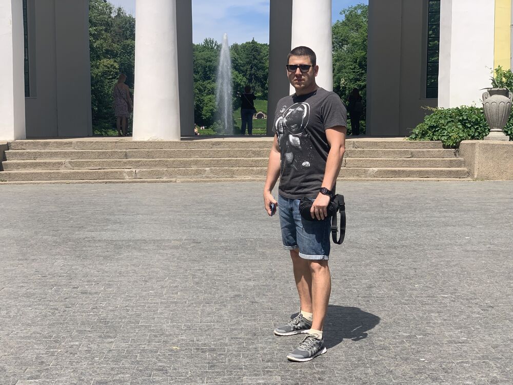  33204546  Yars, 37 ,    