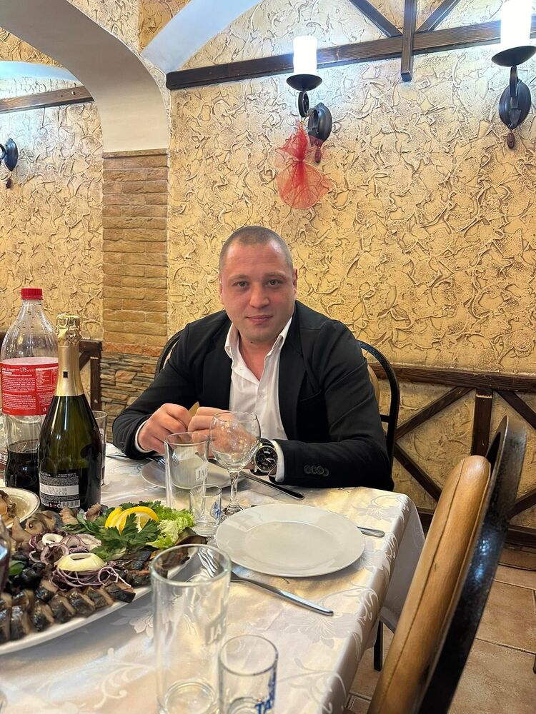  48137076  Victor, 38 ,    