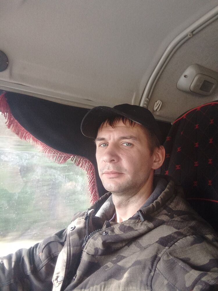  ,   Nikolayich, 33 ,   ,   