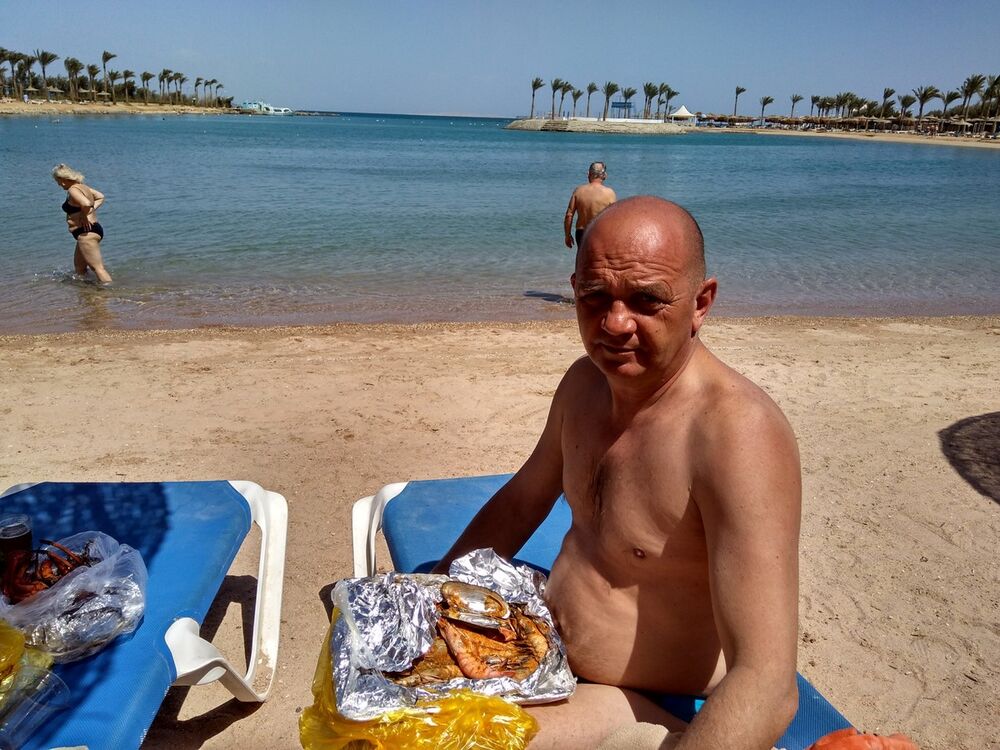  16728416  Valeriy, 59 ,    