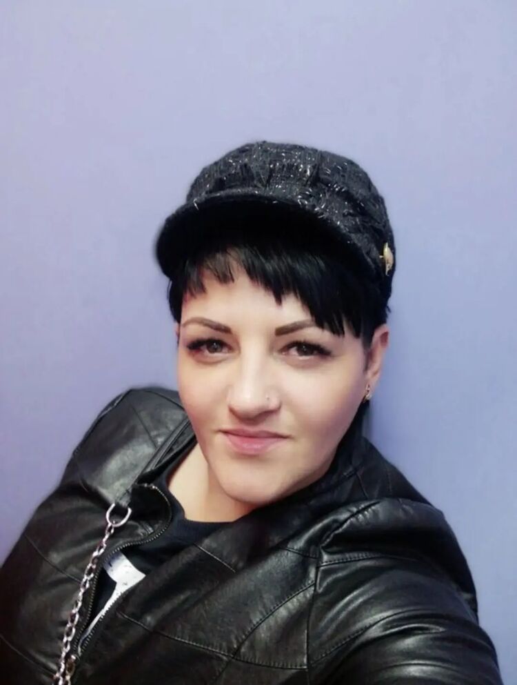  33745116  Yana, 43 ,    