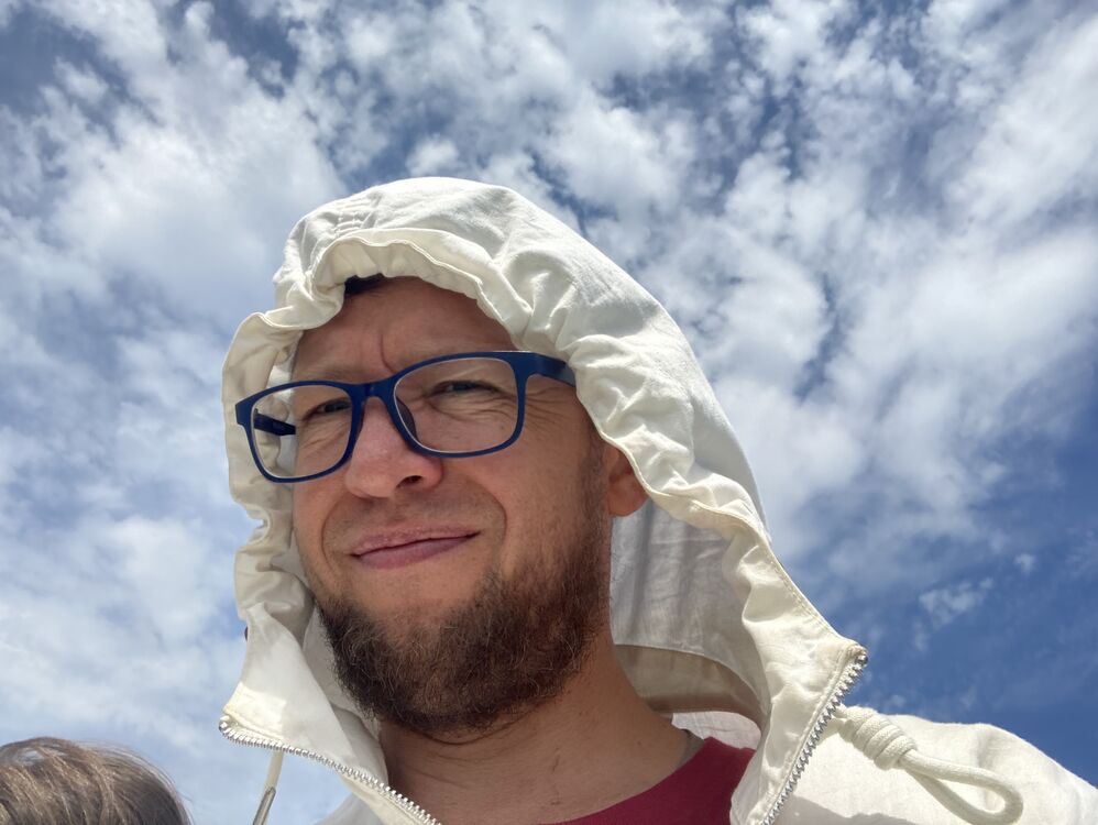  54661456  Denis, 47 ,    