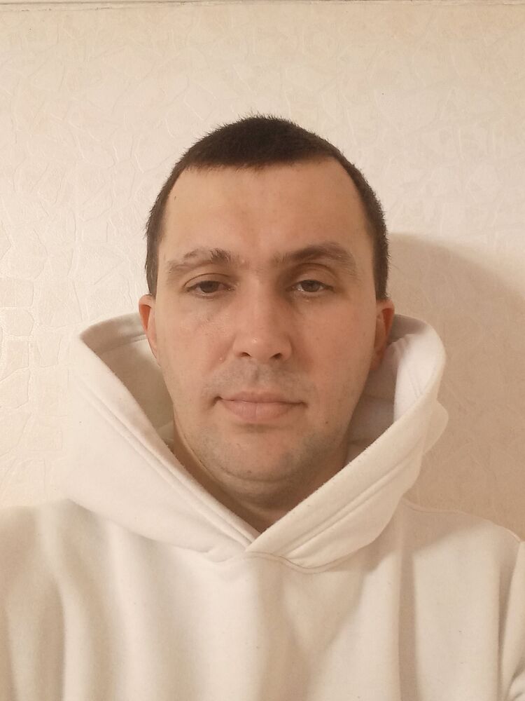  ,   Ruslan, 35 ,   ,   , c , 