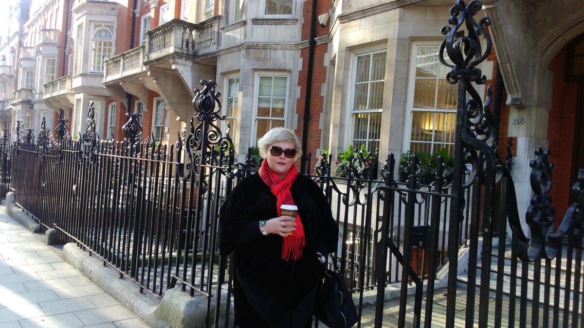  ,   Dolly, 49 ,   