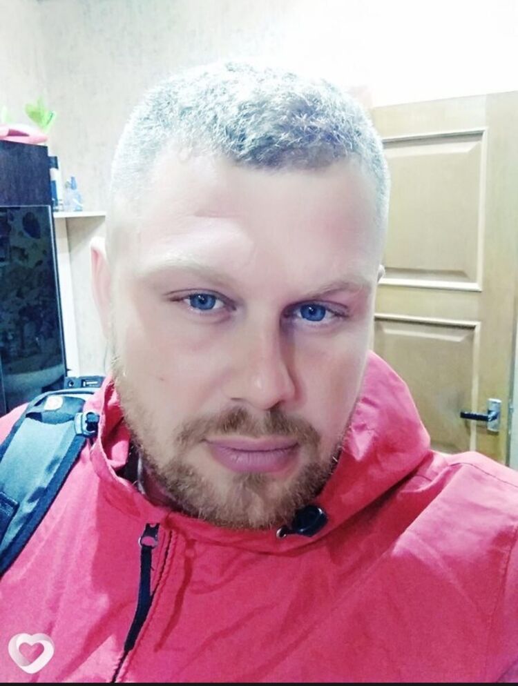  27549786  ANDREI, 36 ,    