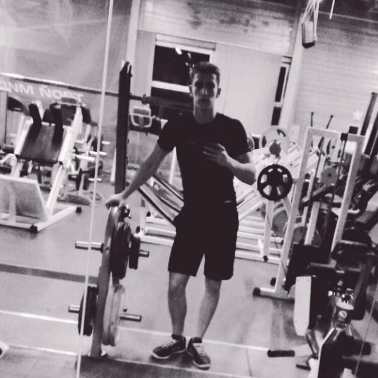  27157236  Ruslan, 25 ,    