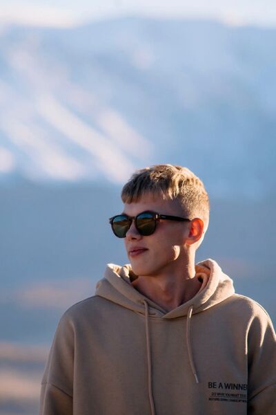  ,   Alexander, 25 ,   ,   