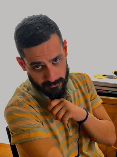  ,   Lado, 37 ,  