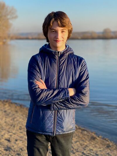  -,   Alex, 22 ,   ,   , 