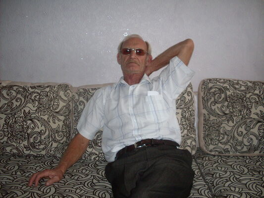  ,   Maikl, 72 ,   