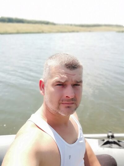  ,   Anton, 39 ,   ,   
