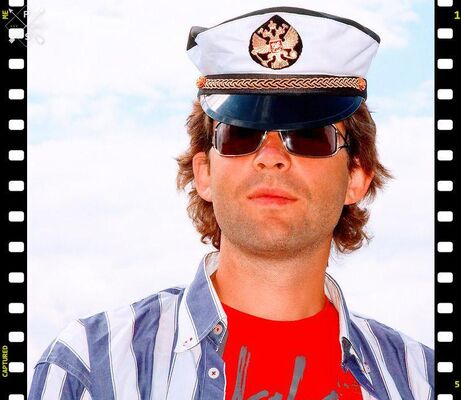  ,   Capitan, 32 ,   ,   