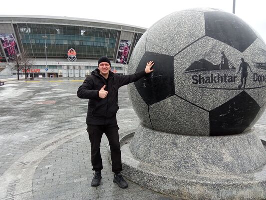  ,   Anton, 37 ,   ,   