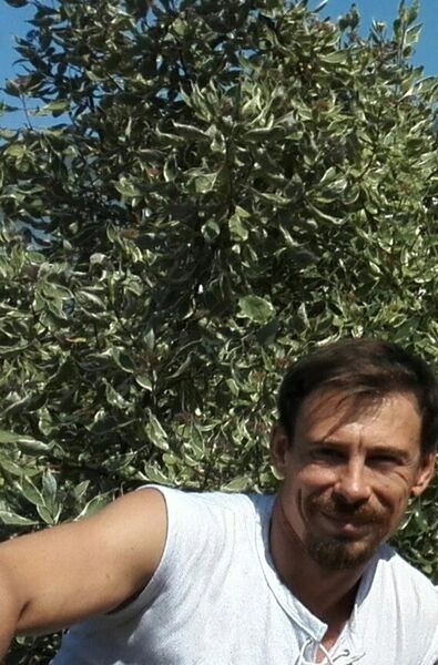  ,   Nik, 48 ,   ,   