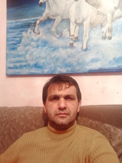  ,   Armen, 43 ,   ,   