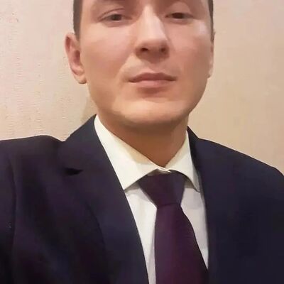  ,   Artur, 31 ,   ,   , c , 