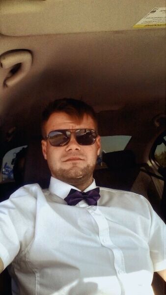  ,   Akex, 34 ,   