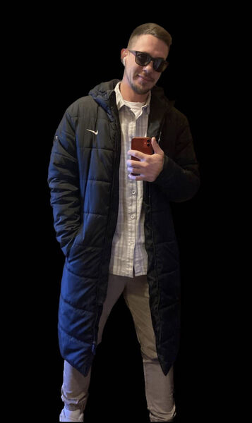  ,   Anton, 29 ,   