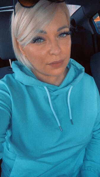  ,   IrIsKa, 35 ,     , c 