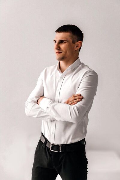  ,   Nik, 32 ,   ,   