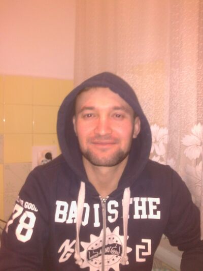  ,   Oleg, 42 ,   