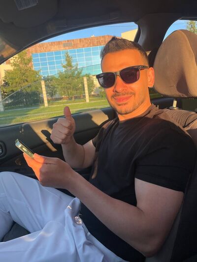   ,   John, 34 ,   ,   , c 