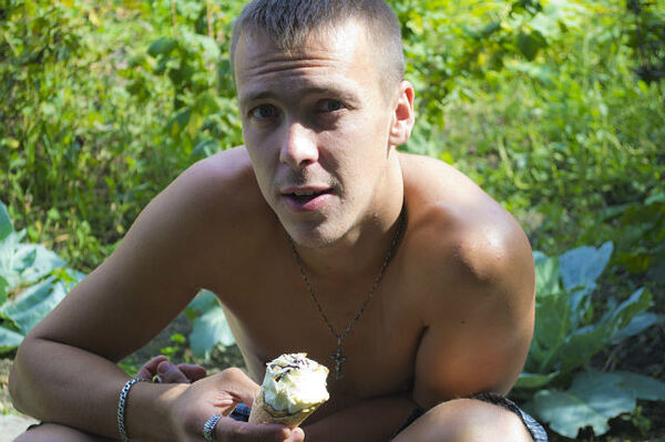  ,   Kiss Devil, 37 ,   ,   , c 