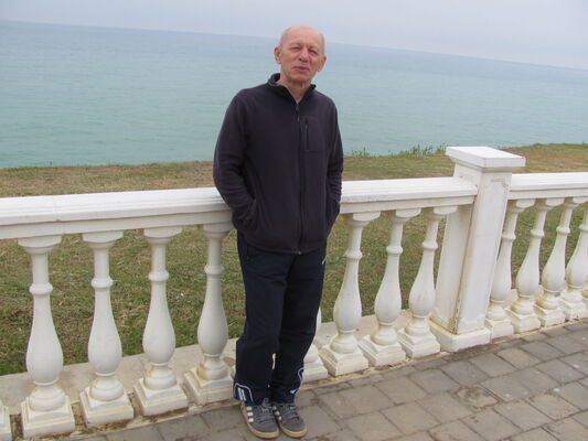  ,   Viktor, 62 ,     , c 
