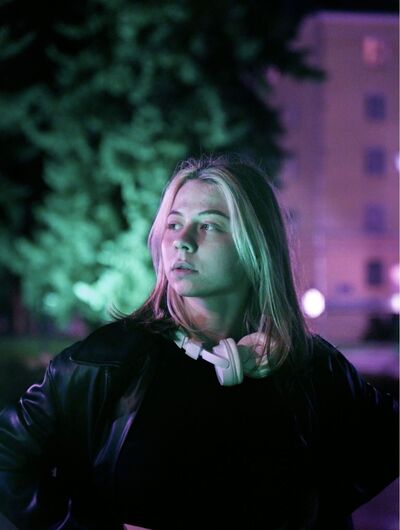  ,   Metro, 26 ,  