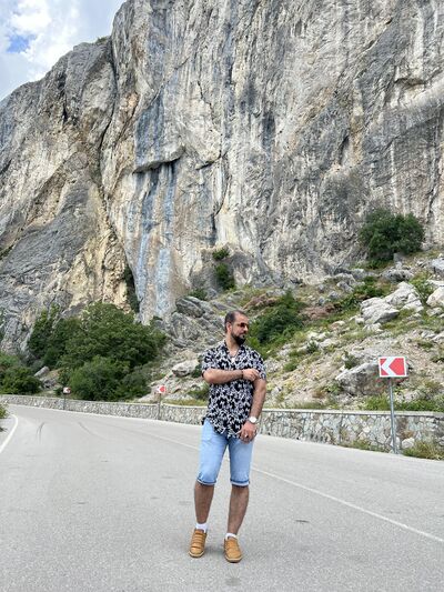  ,   Hassan, 34 ,   ,   , c 