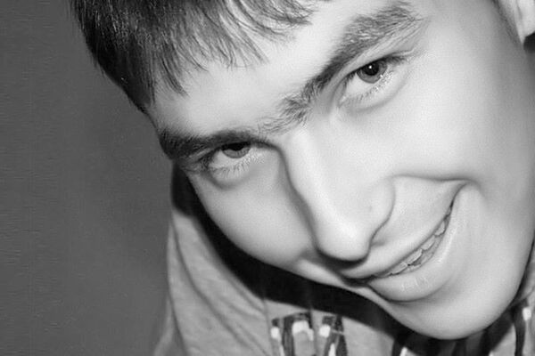  ,   Artur, 34 ,   ,   , c 