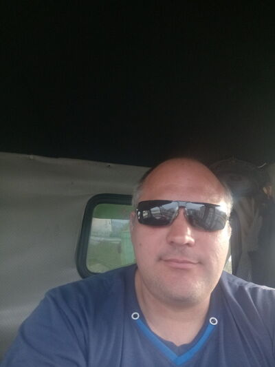  ,   Den, 44 ,   