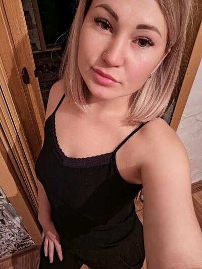  ,   Alexandra, 26 ,  