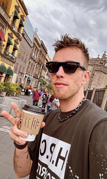  Acala del Rio,   Nicky, 37 ,   ,   