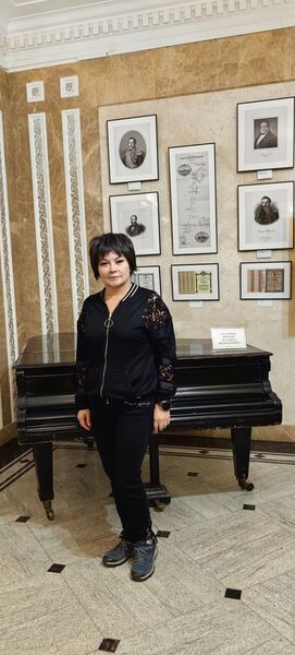  ,   Evgenia, 49 ,   c 
