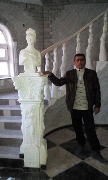  ,   Artur, 49 ,   