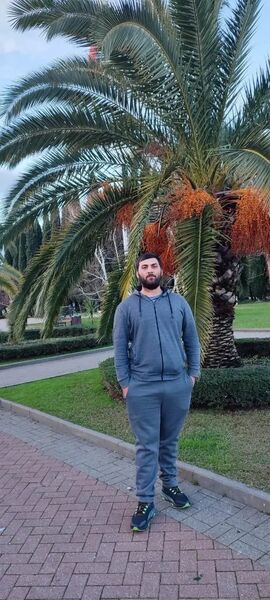  ,   Yanis, 28 ,   ,   
