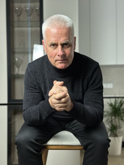  ,   Anatolii, 61 ,   c 