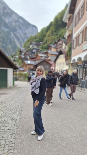  ,   Elena, 48 ,   c 
